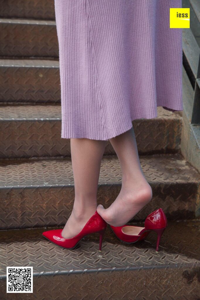 [IESS异思趣向] 2019.01.01 丝享家392：《婉萍祝大家元旦快乐》婉萍 [97P/47.5MB]插图3