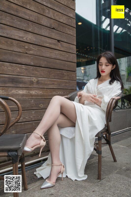 [IESS异思趣向] 2019.01.03 丝享家394：《烈焰红唇白长裙》姗姗 [84P/42.5MB]-无料摄影圈