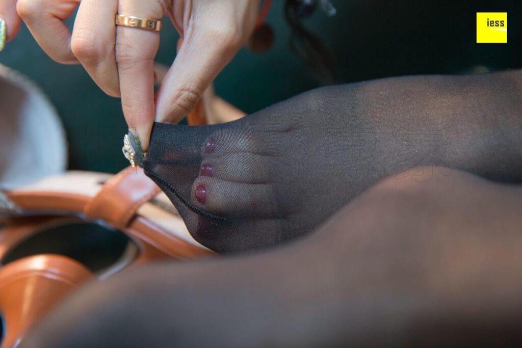 [IESS异思趣向] 2019.01.30 丝享家412：《小韩初尝嘿丝》小韩 [94P/39.5MB]插图1