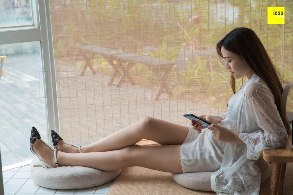 [IESS异思趣向] 2019.01.31 丝享家413：《九妹玩自拍》九妹 [95P/54.1MB]插图1