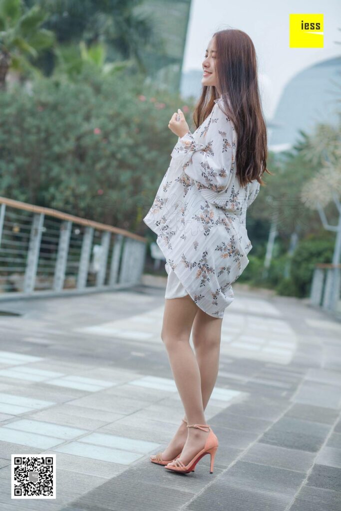 [IESS异思趣向] 2019.02.01 丝享家414：《婉萍飘飘仙女裙》婉萍 [95P/44MB]插图1