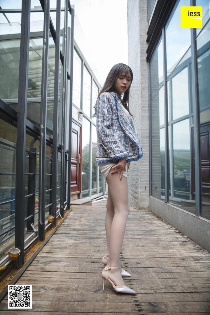 [IESS异思趣向] 2019.03.05 丝享家435：《七七小香风街拍》七七 [90P/38.5MB]插图3