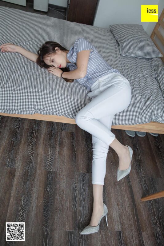 [IESS异思趣向] 2019.03.11 丝享家438：《小羽OL白长裤》小羽 [95P/76.8MB]-无料摄影圈