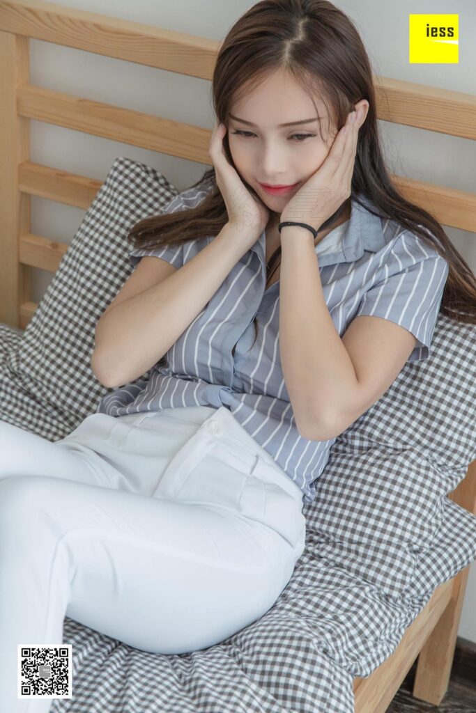 [IESS异思趣向] 2019.03.11 丝享家438：《小羽OL白长裤》小羽 [95P/76.8MB]插图2