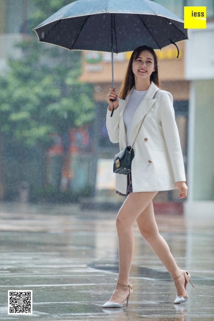[IESS异思趣向] 2019.03.17 丝享家443：《九妹雨中漫步》九妹 [90P/31MB]插图2