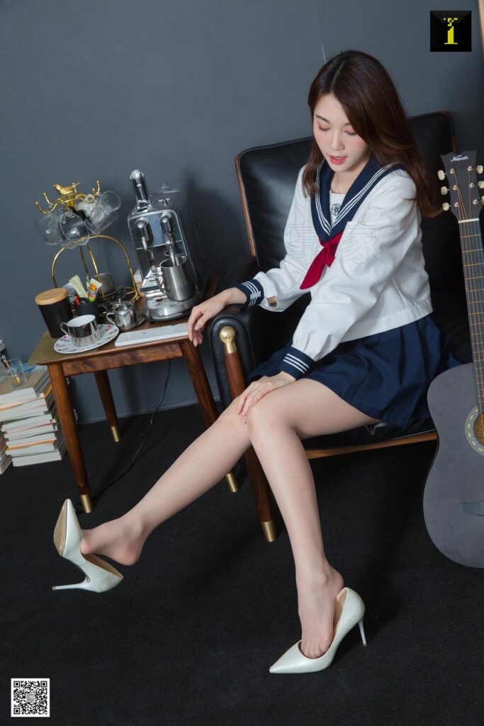 [IESS异思趣向] 2019.04.30 丝享家474：《梓琪JK终现梨涡》梓琪 [95P/31.1MB]插图2