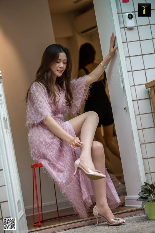 [IESS异思趣向] 2019.06.07 丝享家502：《九妹的粉色长裙》九妹 [90P/34MB]-无料摄影圈