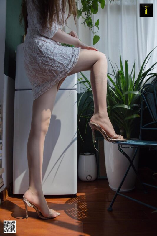 [IESS异思趣向] 2019.07.10 丝享家525：《光与影下的九妹》九妹 [90P/31MB]-无料摄影圈