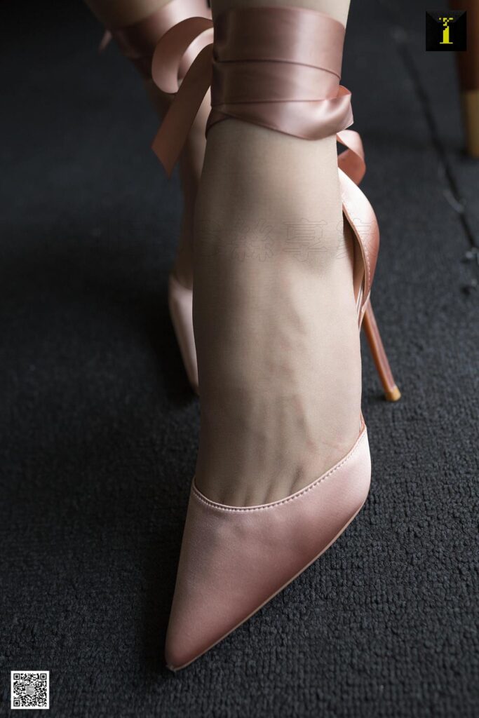 [IESS异思趣向] 2019.08.26 丝享家558：糖糖《糖果般的足》[90P/39MB]插图1