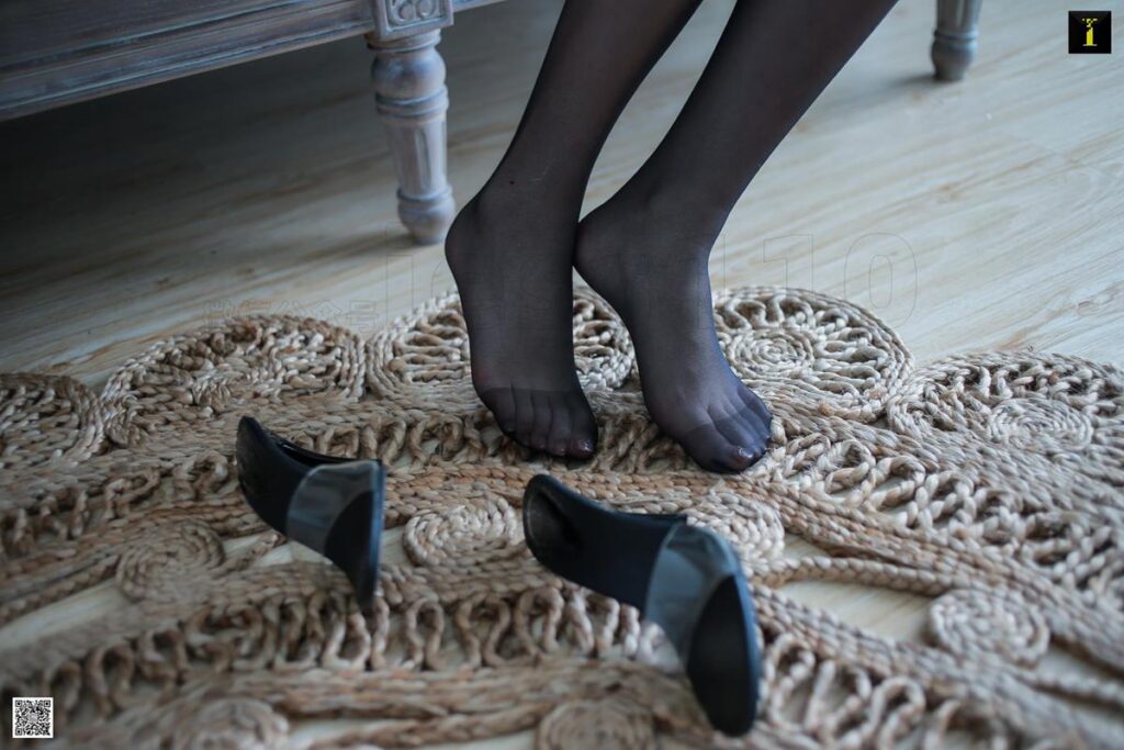 [IESS异思趣向] 2019.09.02 丝享家562：小衫《小衫的花样年华》[75P/23MB]插图3