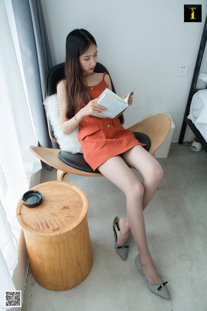 [IESS异思趣向] 2019.09.04 丝享家564 美子《暖色调的美子》[95P/25MB]插图1