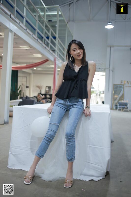 [IESS异思趣向] 2019.09.20 丝享家576：云芝《日常版牛仔裤里丝》[84P/23MB]-无料摄影圈