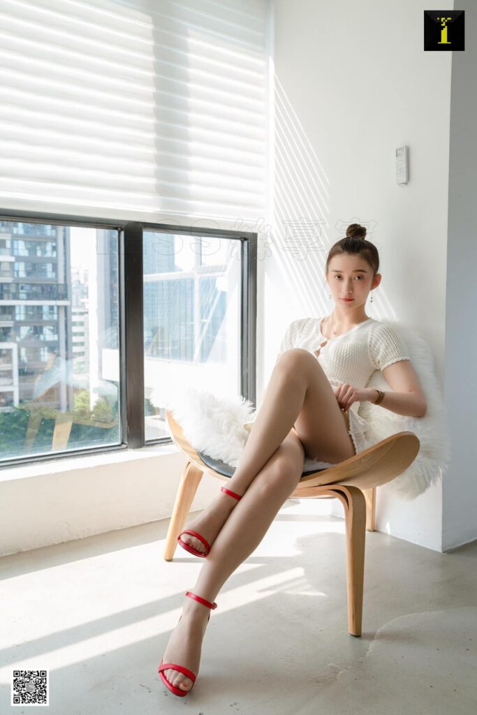 [IESS异思趣向] 2019.09.24 丝享家578：秋秋 《安静的白衣秋秋》[90P/35.5MB]插图1