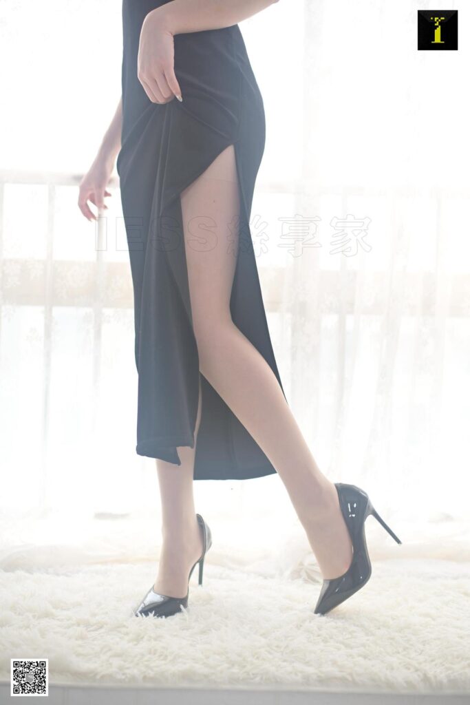 [IESS异思趣向] 2019.11.11 丝享家607： 秋秋《云芝长款开衩旗袍》[94P/23.5MB]插图1