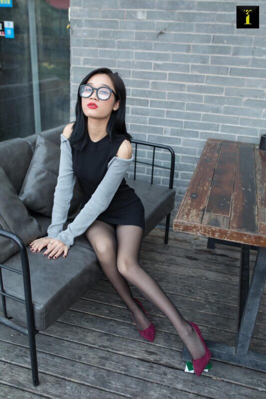 [IESS异思趣向] 2019.12.02 丝享家628：可乐《冬季专属绒面高跟》[82P/35.8MB]-无料摄影圈