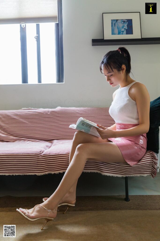 [IESS异思趣向] 2019.12.20 丝享家642：小小《美足与蛇形凉鞋》[93P/41MB]插图3