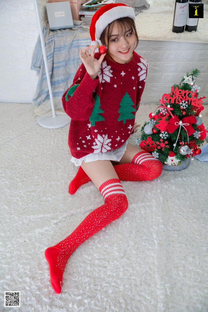 [IESS异思趣向] 2019.12.25 丝享家645：婉萍《红酒与圣诞节》[88P/36.9MB]插图1