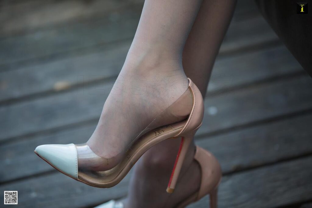 [IESS异思趣向] 2020.01.02 丝享家 650 紫薇《湖畔旁的紫薇》[93P/33.2MB]插图1