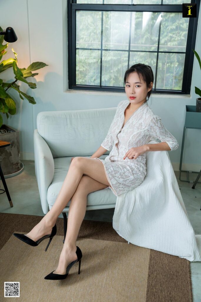 [IESS异思趣向] 2020.01.10 丝享家 655 小小《你选高跟还是平底》[93P/36.4MB]插图1