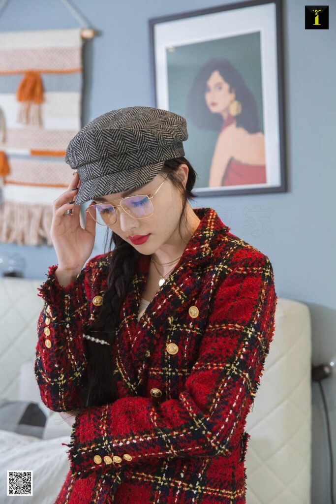 [IESS异思趣向] 2020.03.03 丝享家 692：喵姐《喵姐的英伦风套装》[90P/40MB]插图1