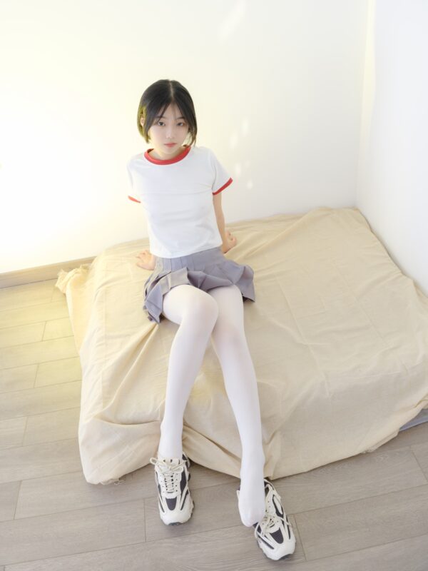 森萝财团写真 – 内部VIP系列 小樱 02E4K[121P/1V/6.40G]-无料摄影圈