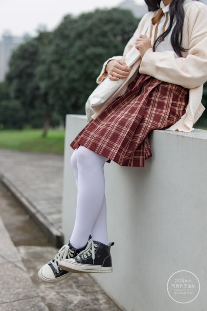 森萝财团写真 有料 NO.006 依依 户外白丝JK制服[90P/1.23G]插图