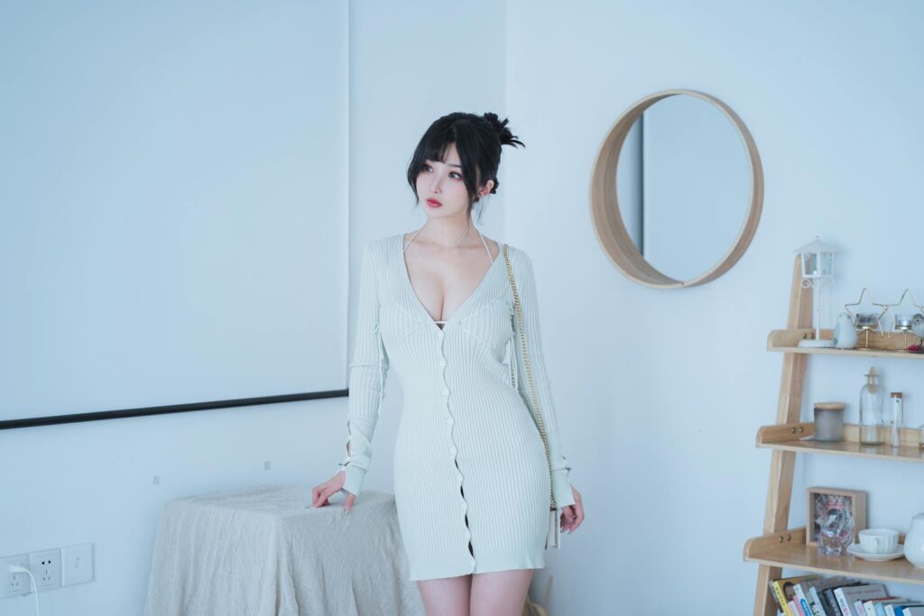 rioko凉凉子 – NO.68 人妻毛衣 [54P/508MB]插图1