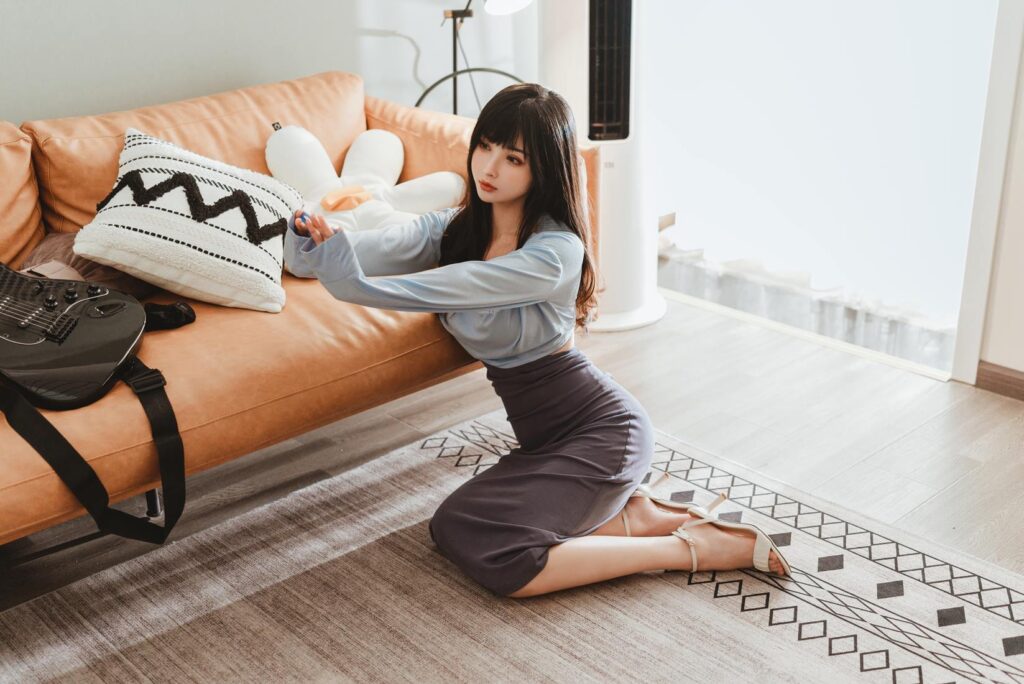 rioko凉凉子 NO.070 – 吉他妹妹系带裙[45P/1V/1.26GB]插图2