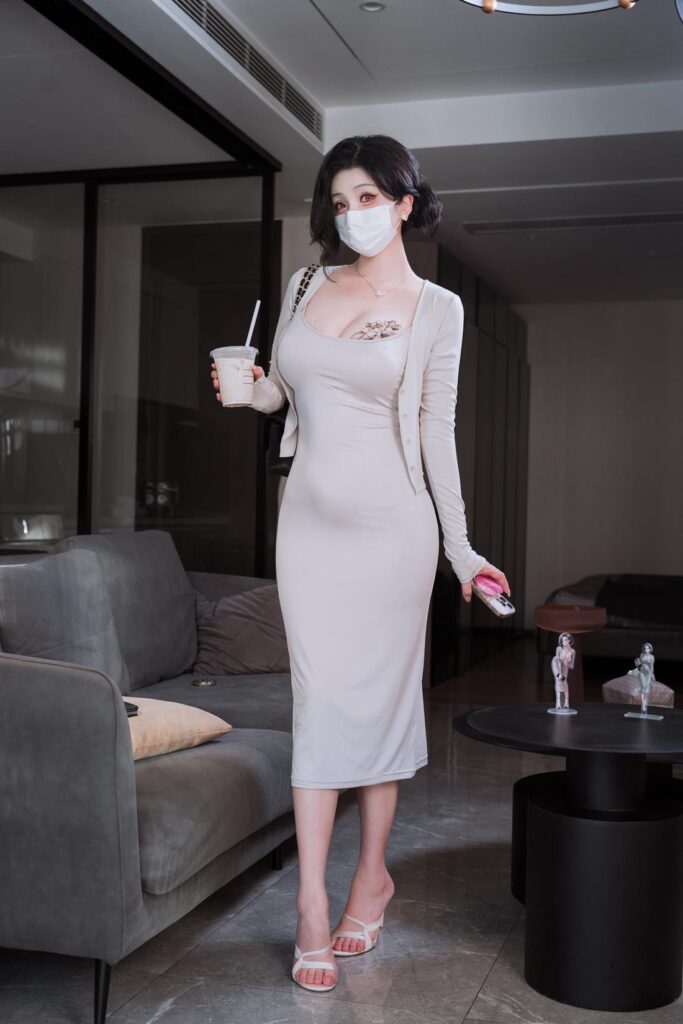 rioko凉凉子(肉扣热热子) NO.119 – 邻居家的大姐姐[45P/489MB]插图1