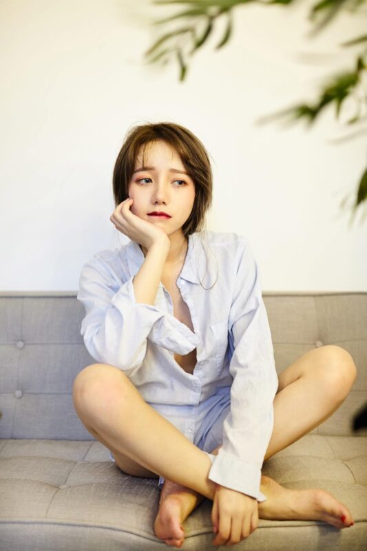 洛丽塔大哥 006 灰衬衫-无料摄影圈