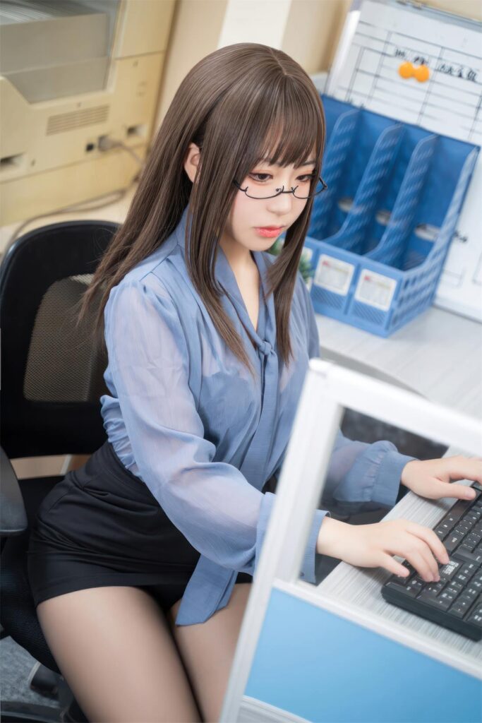 虎森森 NO.040 – 办公室黑丝眼镜娘[60P/471MB]插图2