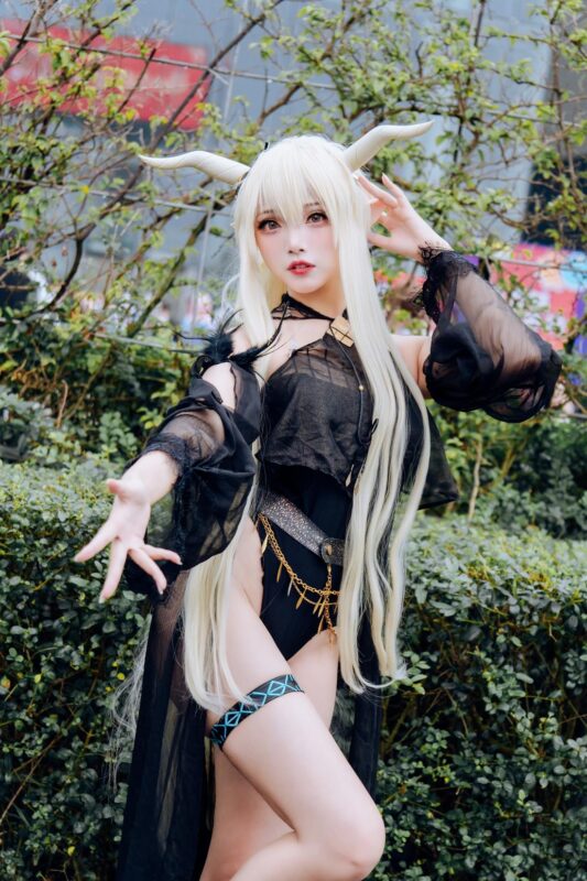 凰儿 NO.003 – 闪灵泳装[14P/63MB]-无料摄影圈