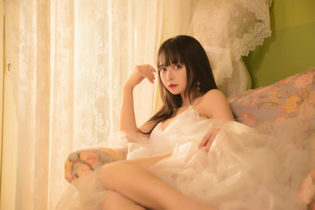 大眼萌妹黑猫猫OvO – 少女写真 [26P/229MB]-无料摄影圈