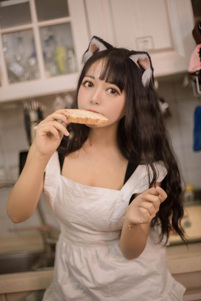 大眼萌妹黑猫猫OvO – 厨房 [11P/74MB]插图1