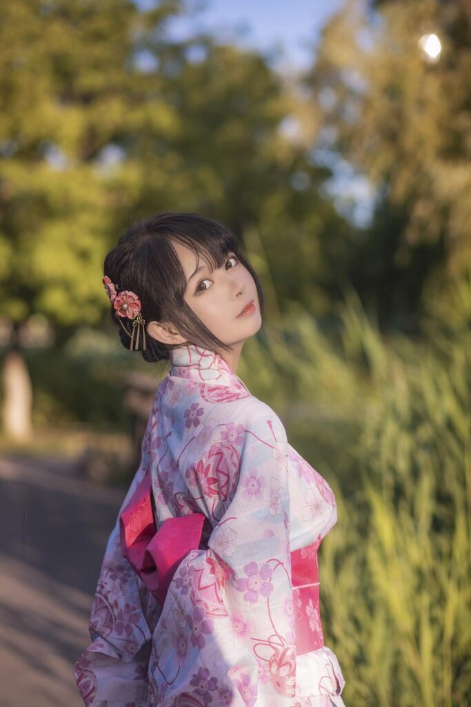 大眼萌妹黑猫猫OvO – 和服超进化 [14P/163MB]插图3