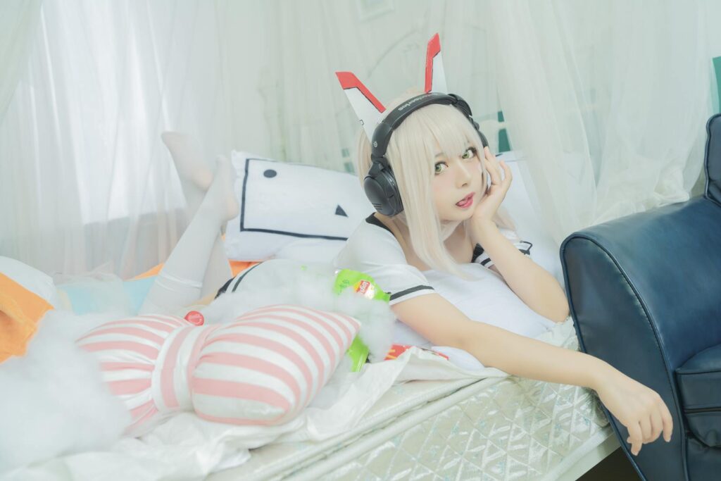 大眼萌妹黑猫猫OvO – 肥宅凌波 [19P/326MB]插图2