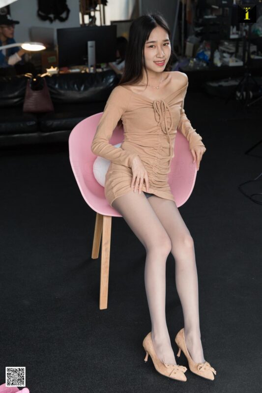 [IESS异思趣向] 2020.04.02 丝享家 713：美子《高级驼色系》[89P/28MB]-无料摄影圈