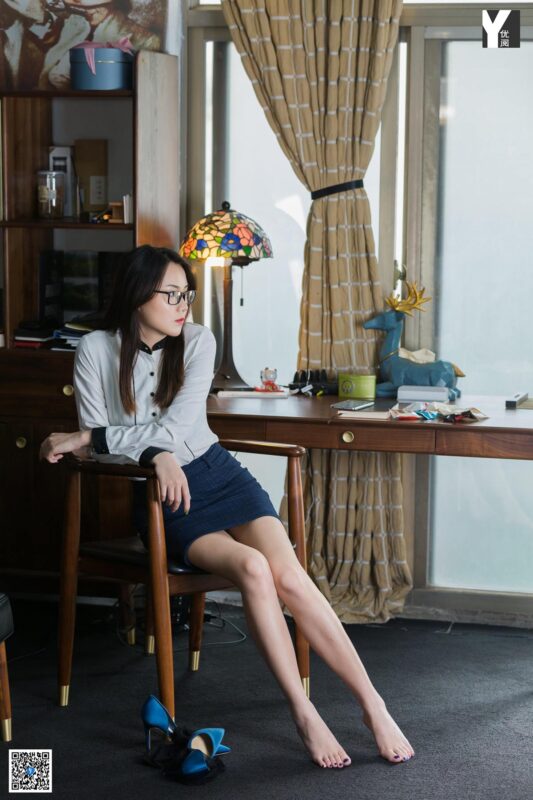 [IESS异思趣向] 2020.04.27 丝享家 727：小衫《老师的吊带袜》[93P/29MB]-无料摄影圈