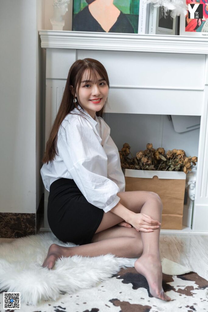 [IESS异思趣向] 2020.6.15 丝享家 761：婉萍《泡泡袖也姓感》[92P/30MB]插图1