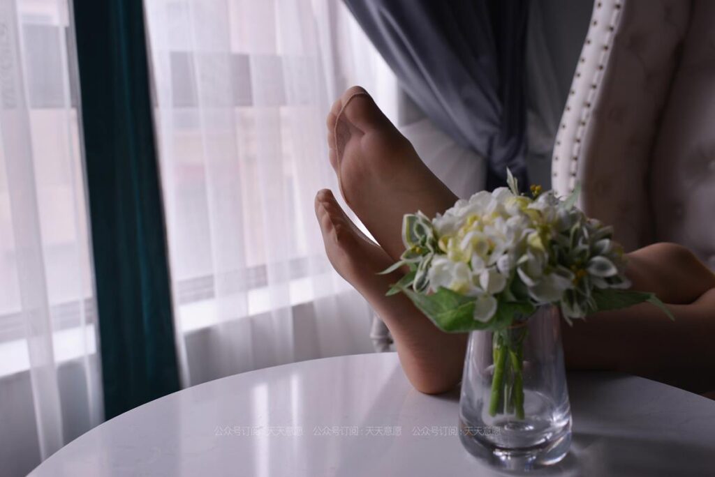 [IESS异思趣向] 2021.04.15 丝享家 778：小婕《与花共舞》[62P/101MB]插图3