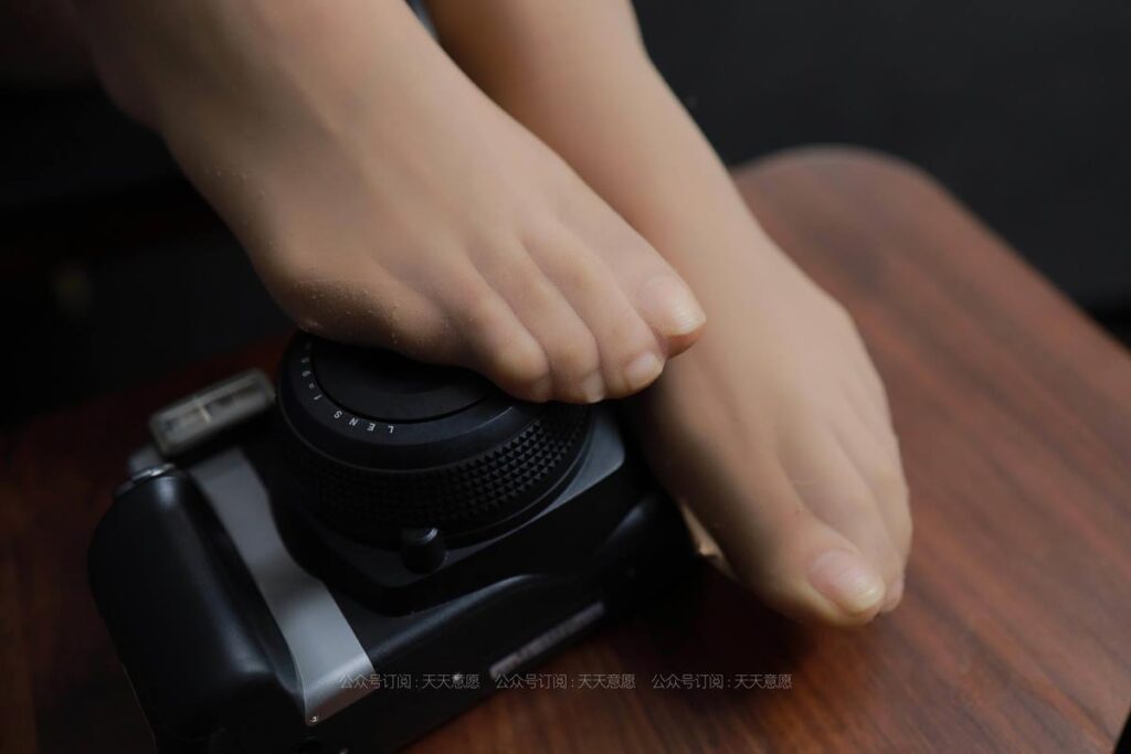 [IESS异思趣向] 2021.05.5 丝享家 797：肉肉《大长腿超短裙》[51P/40MB]插图1