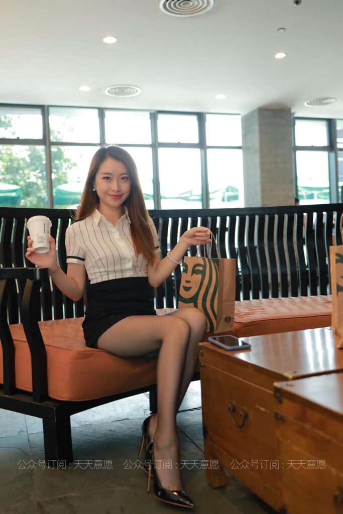 [IESS异思趣向] 2021.05.29 丝享家 818：小婕《嘿丝下午茶》[90P/133MB]插图2