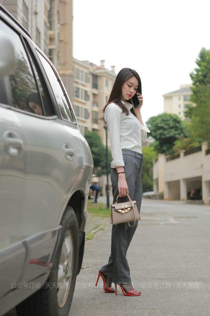 [IESS异思趣向] 2021.06.15 丝享家 833：佳爷《六月女神特辑》[84P/161MB]插图1