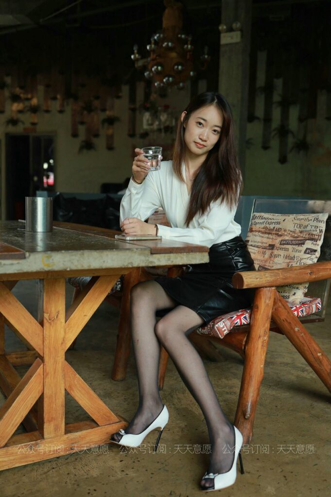 [IESS异思趣向] 2021.06.30 丝享家 847：小高《OL黑玫瑰》[84P/155MB]插图3