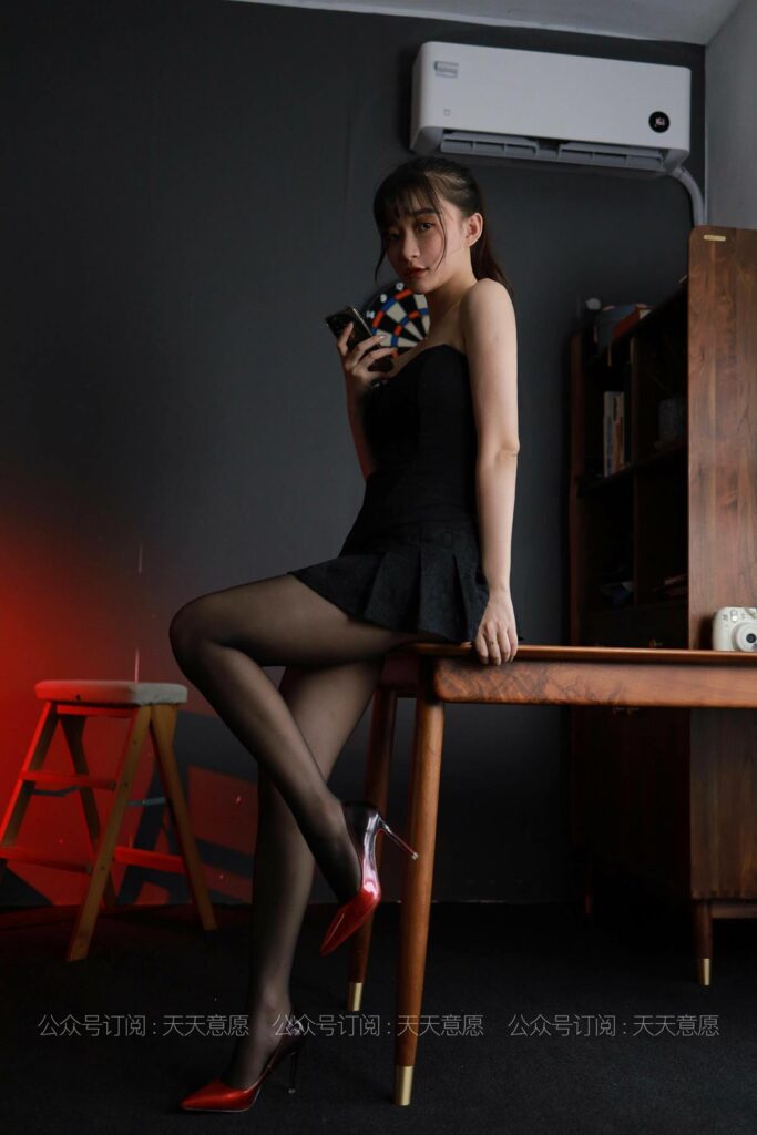 [IESS异思趣向] 2021.07.02 丝享家 849：秋秋《灯红酒绿》[84P/91MB]插图1