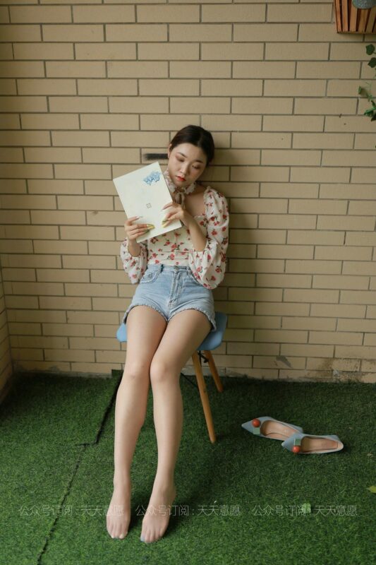 [IESS异思趣向] 2021.07.03 丝享家 850：可可《法式碎花裙》[82P/192MB]-无料摄影圈