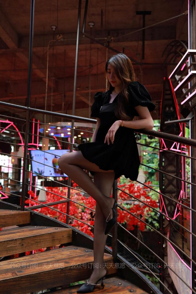 [IESS异思趣向] 2021.07.06 丝享家 853：夏夏《长腿黑天鹅》[89P/181MB]插图3