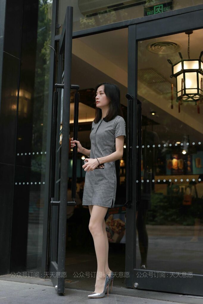 [IESS异思趣向] 2021.07.22 丝享家 867：小六《格子连衣裙》[91P/166MB]插图1