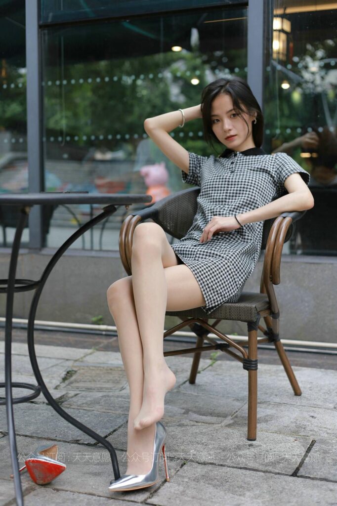 [IESS异思趣向] 2021.07.22 丝享家 867：小六《格子连衣裙》[91P/166MB]插图3