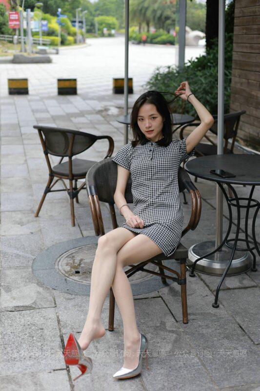 [IESS异思趣向] 2021.07.22 丝享家 867：小六《格子连衣裙》[91P/166MB]-无料摄影圈